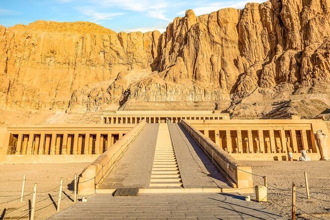 40 Luxor by plane from Sharm - الصورة 1